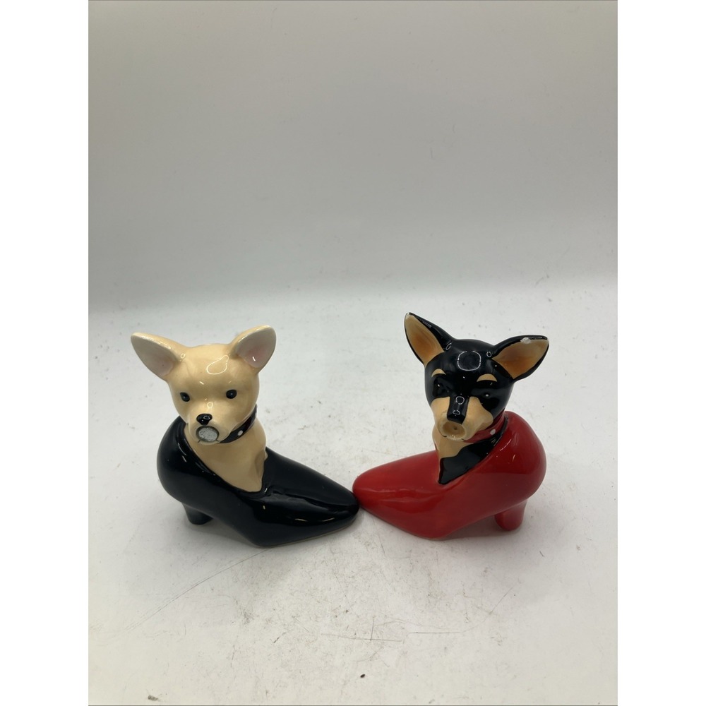 Kissing Chihuahua Dogs In Red And Black Pump Heel Shoes Salt And Pepper Shakers